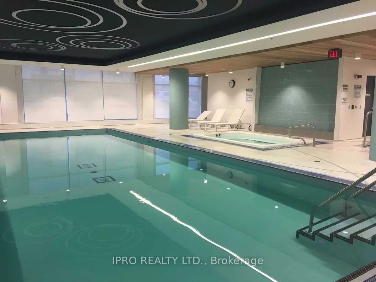55, Speers, 1014 - QE Queen Elizabeth, Oakville