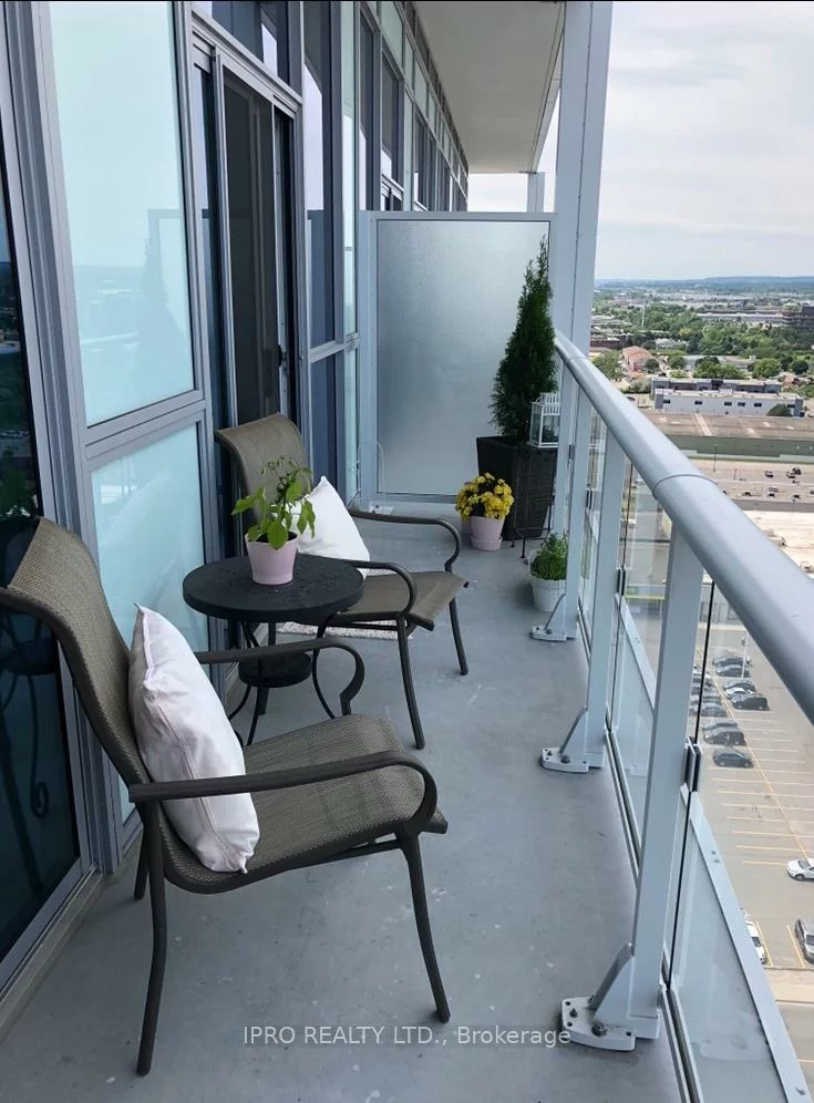 55, Speers, 1014 - QE Queen Elizabeth, Oakville