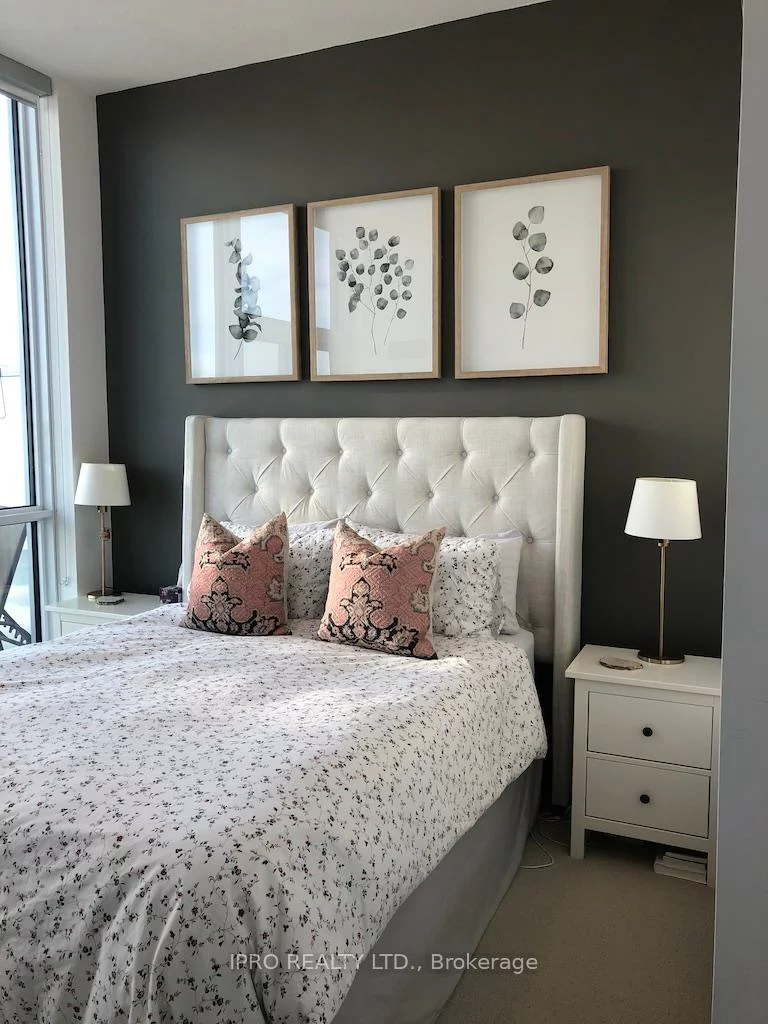 55, Speers, 1014 - QE Queen Elizabeth, Oakville