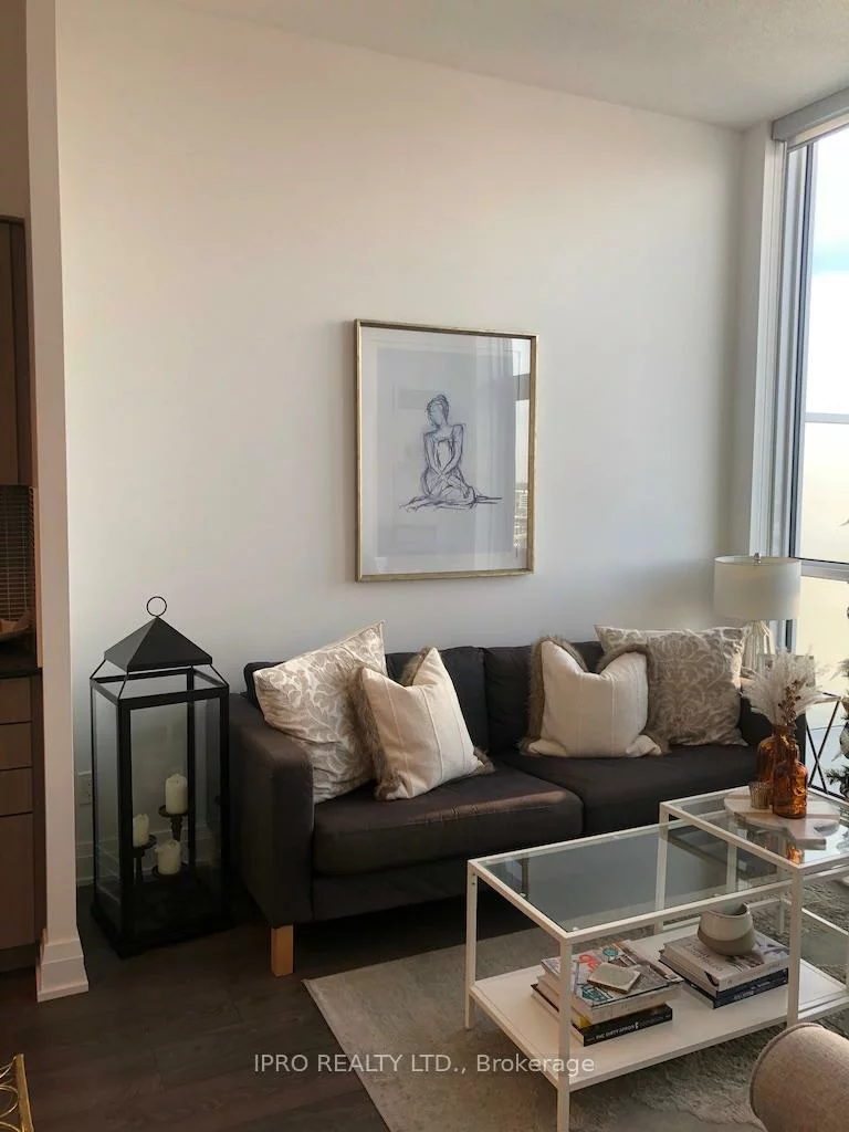 55, Speers, 1014 - QE Queen Elizabeth, Oakville