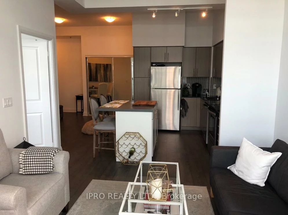 55, Speers, 1014 - QE Queen Elizabeth, Oakville