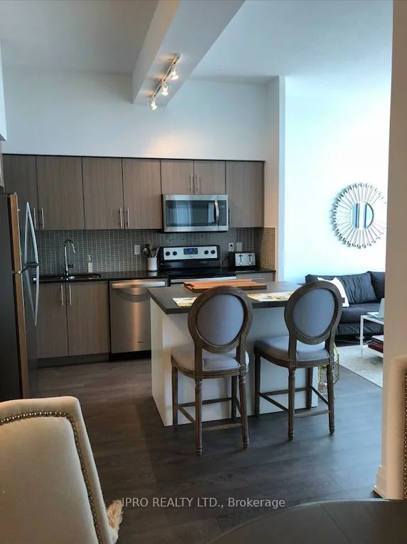 55, Speers, 1014 - QE Queen Elizabeth, Oakville