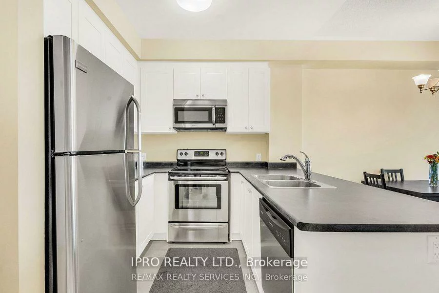 216, Oak Park, 1015 - RO River Oaks, Oakville