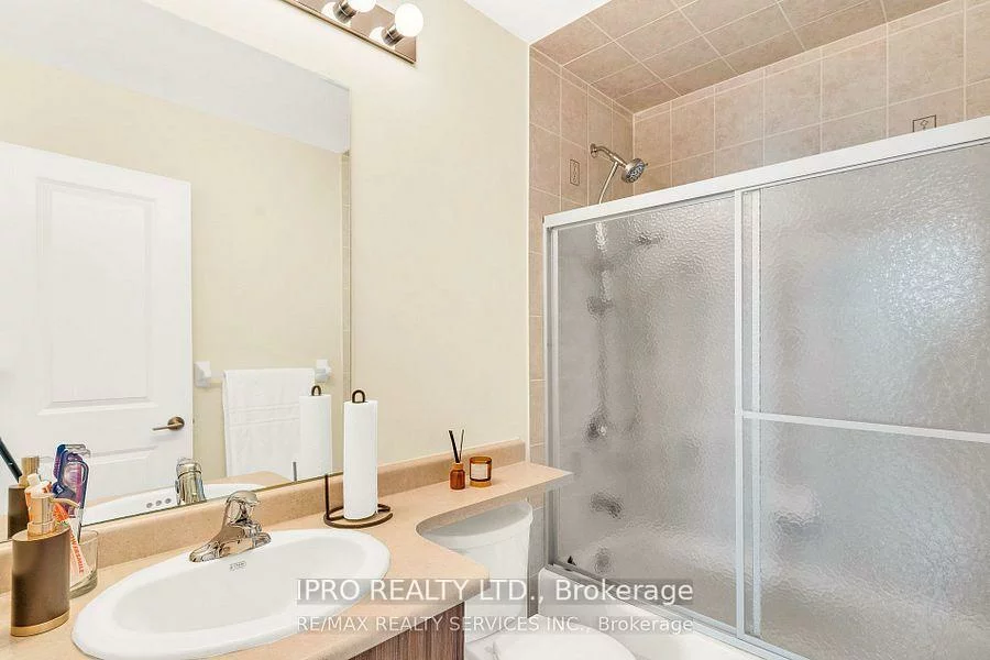 216, Oak Park, 1015 - RO River Oaks, Oakville