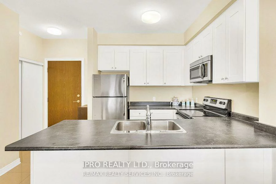 216, Oak Park, 1015 - RO River Oaks, Oakville