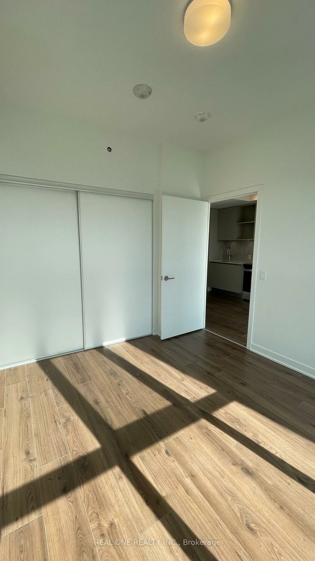 405, dundas, 1008 - GO Glenorchy, Oakville