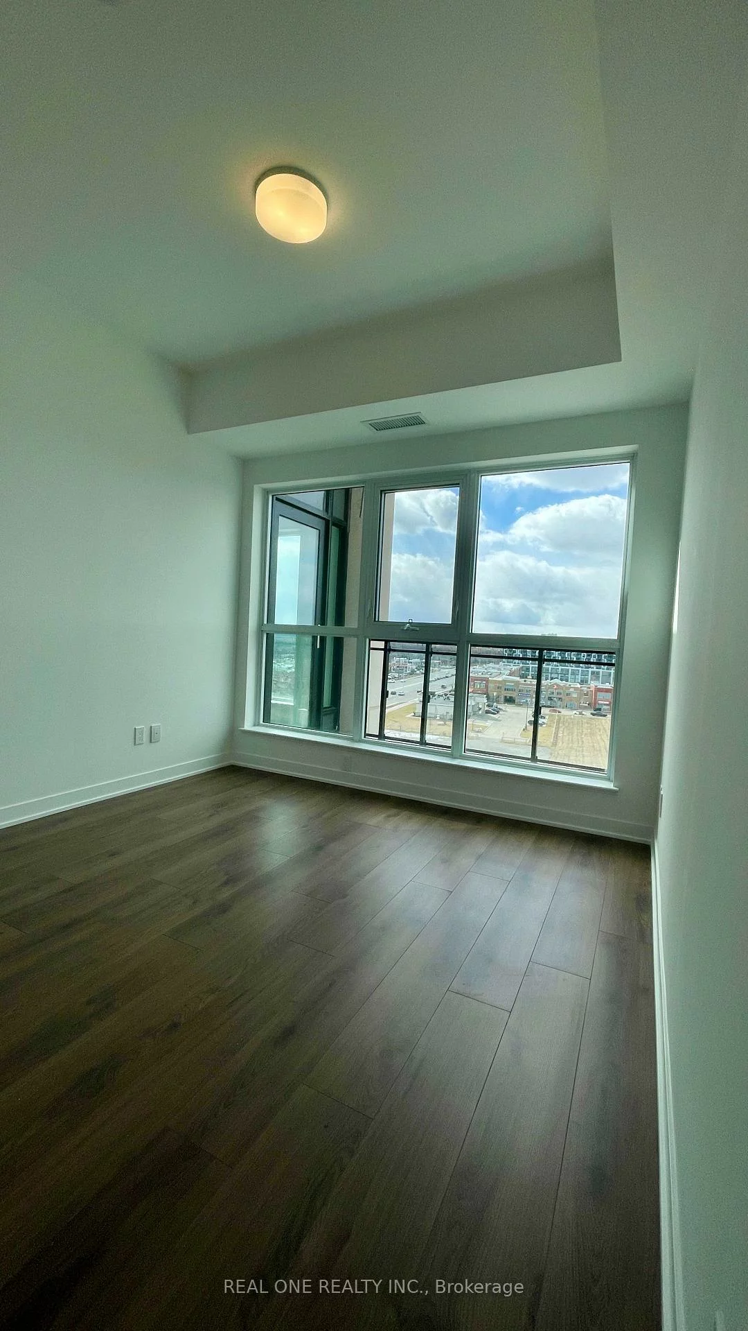 405, dundas, 1008 - GO Glenorchy, Oakville