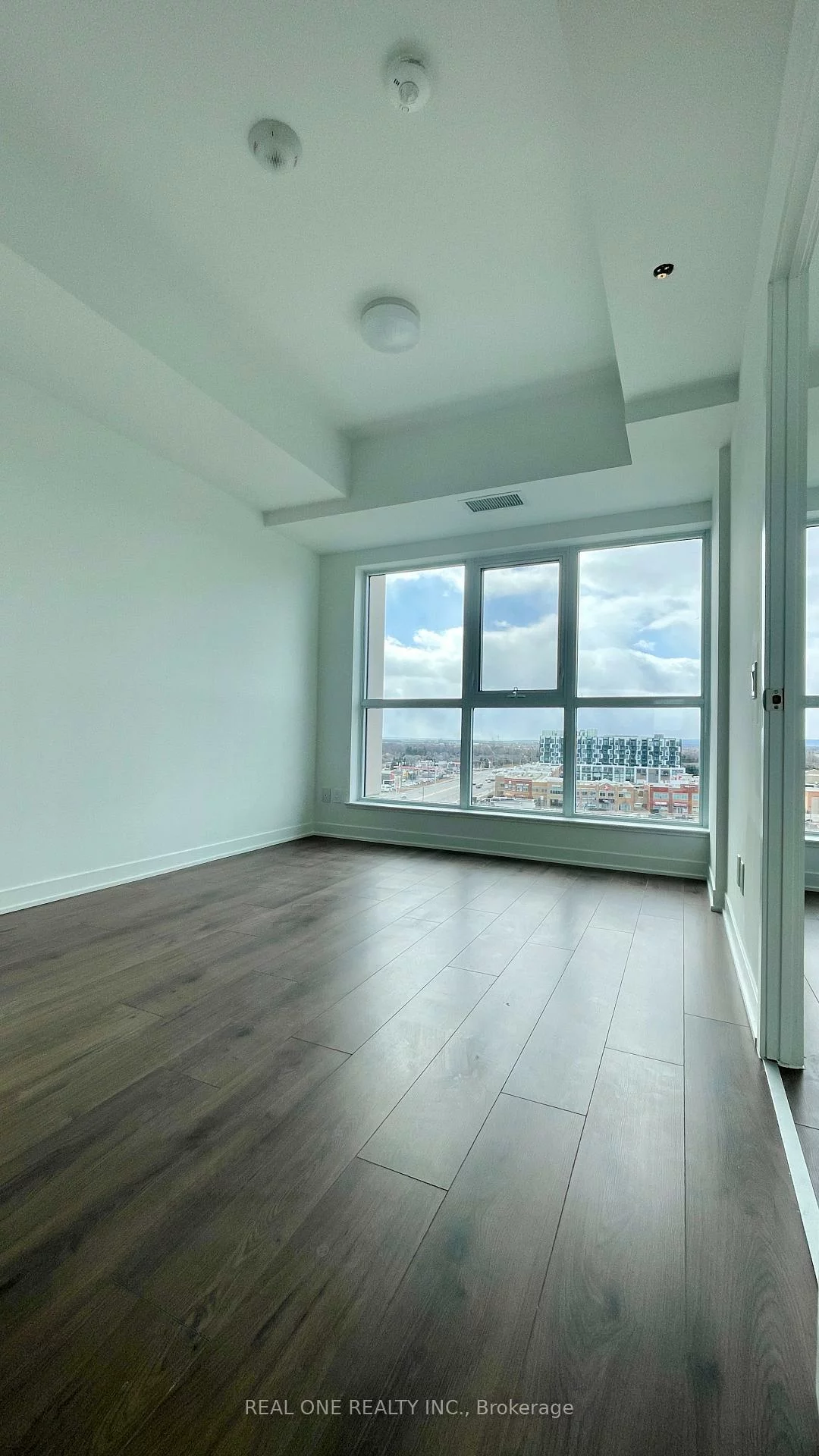 405, dundas, 1008 - GO Glenorchy, Oakville