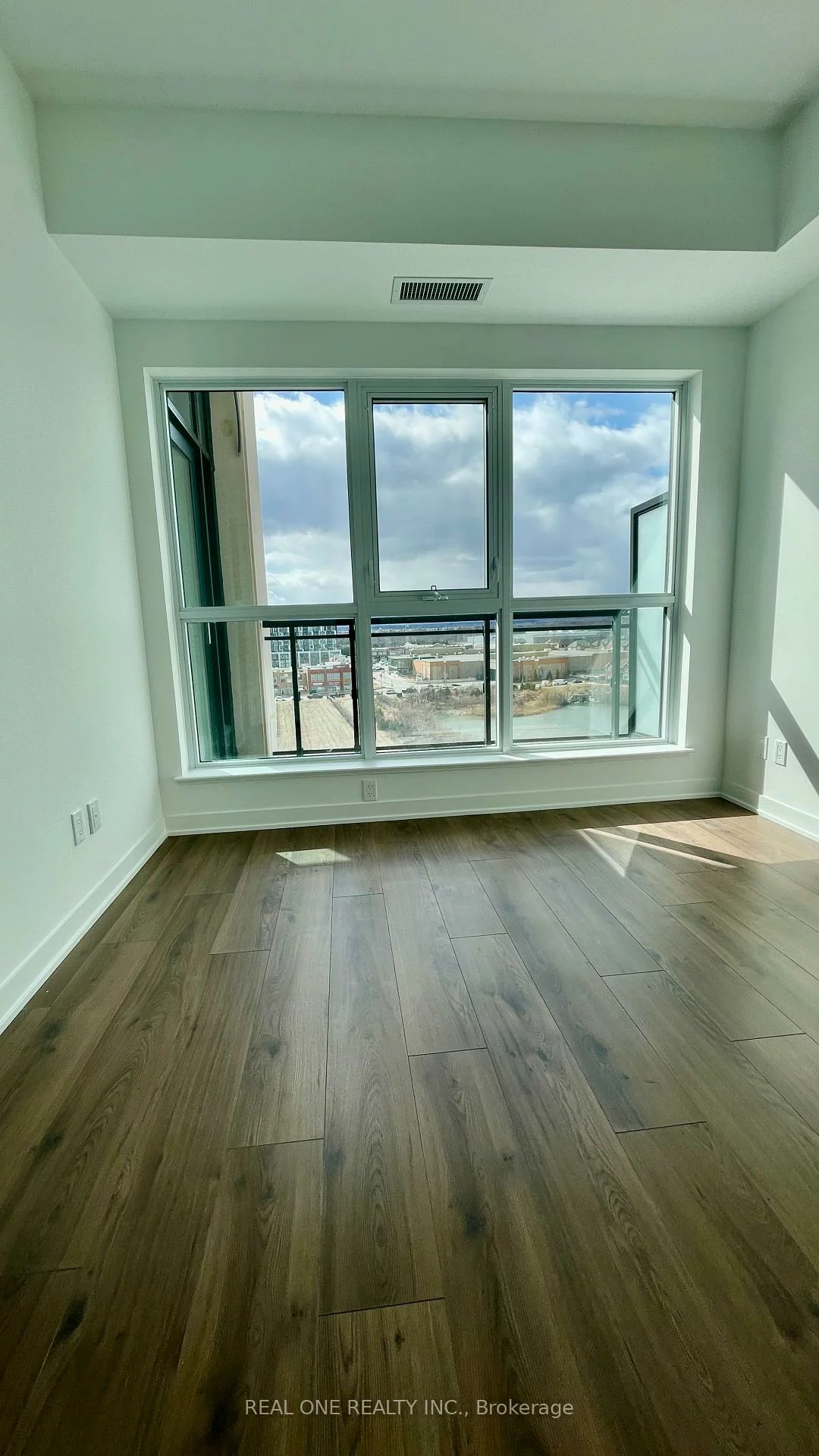 405, dundas, 1008 - GO Glenorchy, Oakville