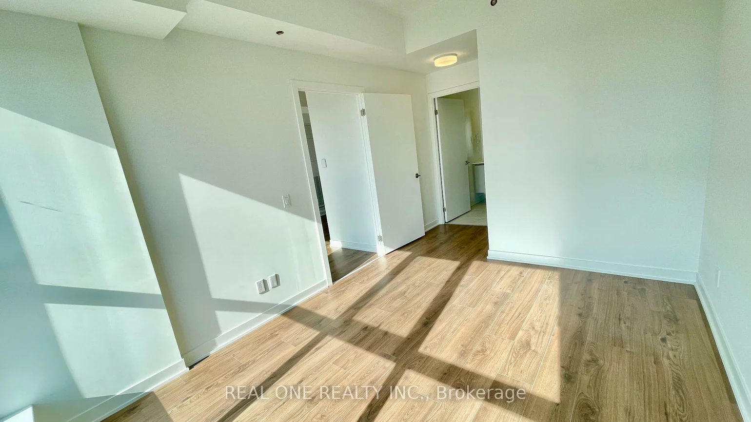 405, dundas, 1008 - GO Glenorchy, Oakville