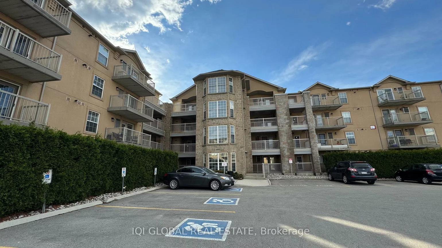 1490, Bishops, 1007 - GA Glen Abbey, Oakville
