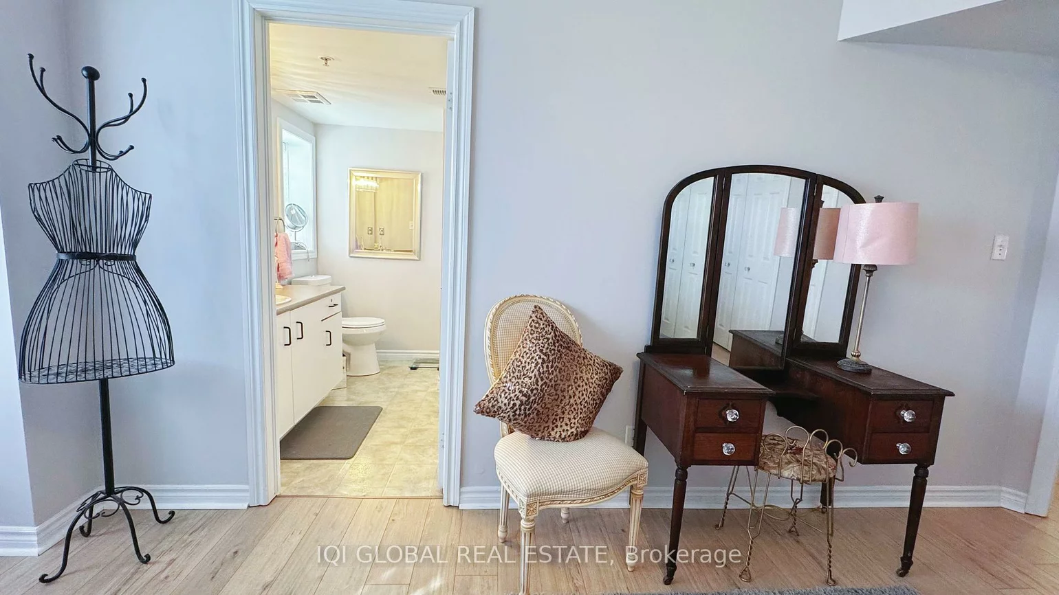 1490, Bishops, 1007 - GA Glen Abbey, Oakville