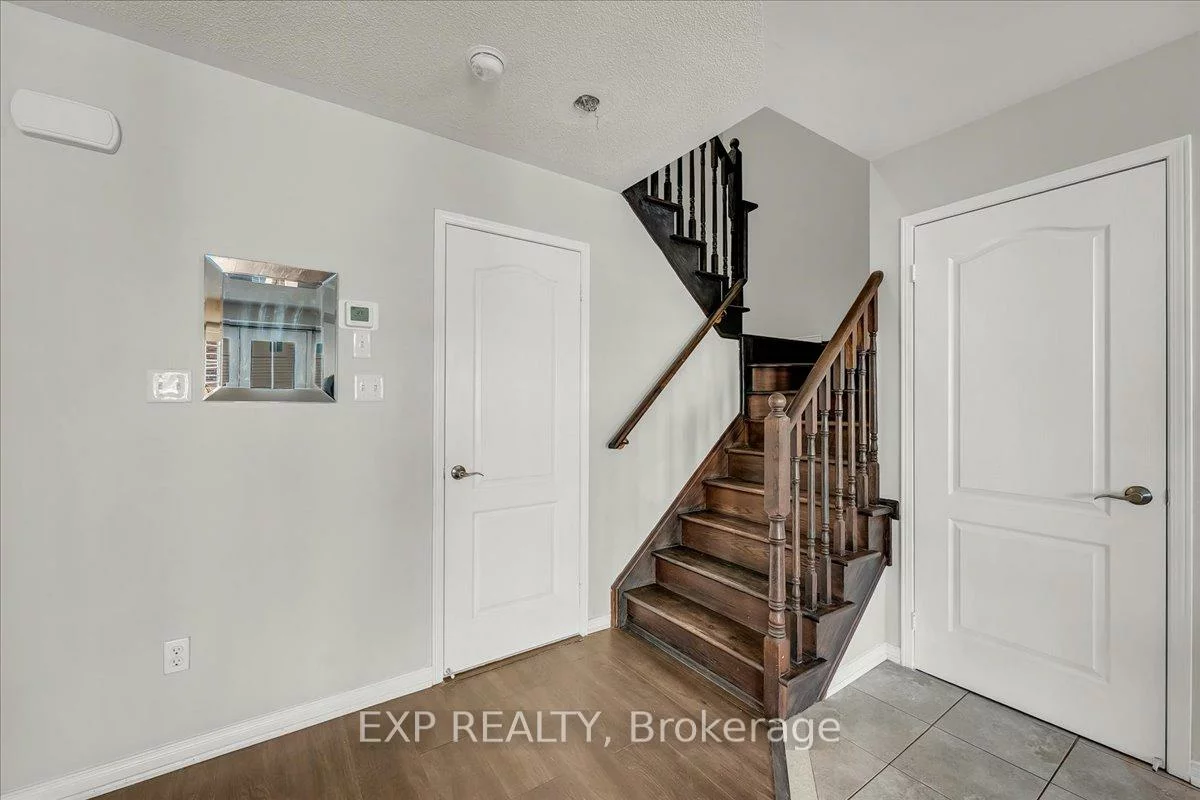 2557, Sixth, 1015 - RO River Oaks, Oakville