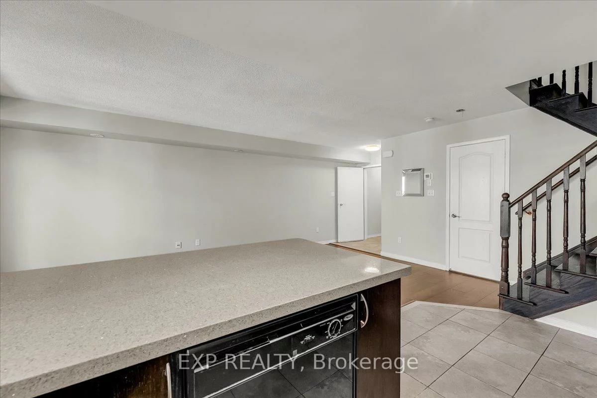 2557, Sixth, 1015 - RO River Oaks, Oakville