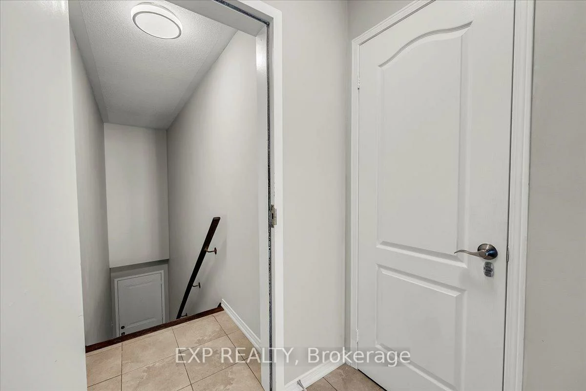 2557, Sixth, 1015 - RO River Oaks, Oakville