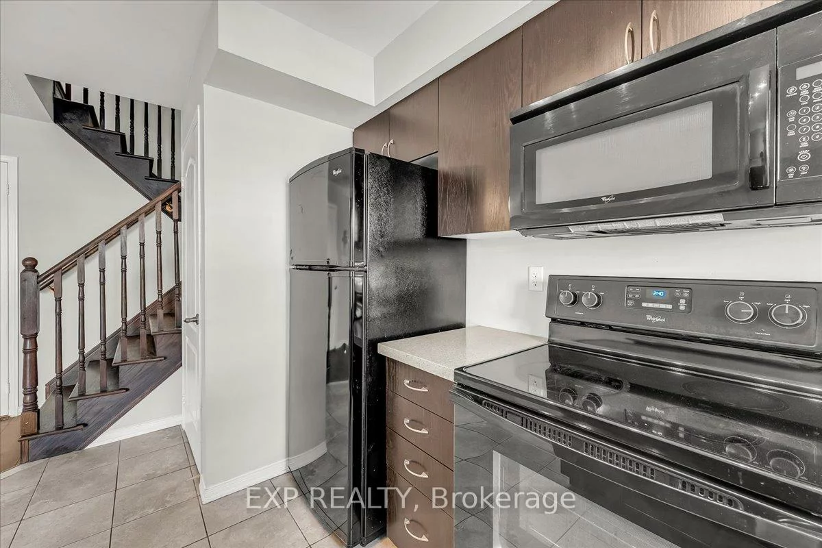 2557, Sixth, 1015 - RO River Oaks, Oakville