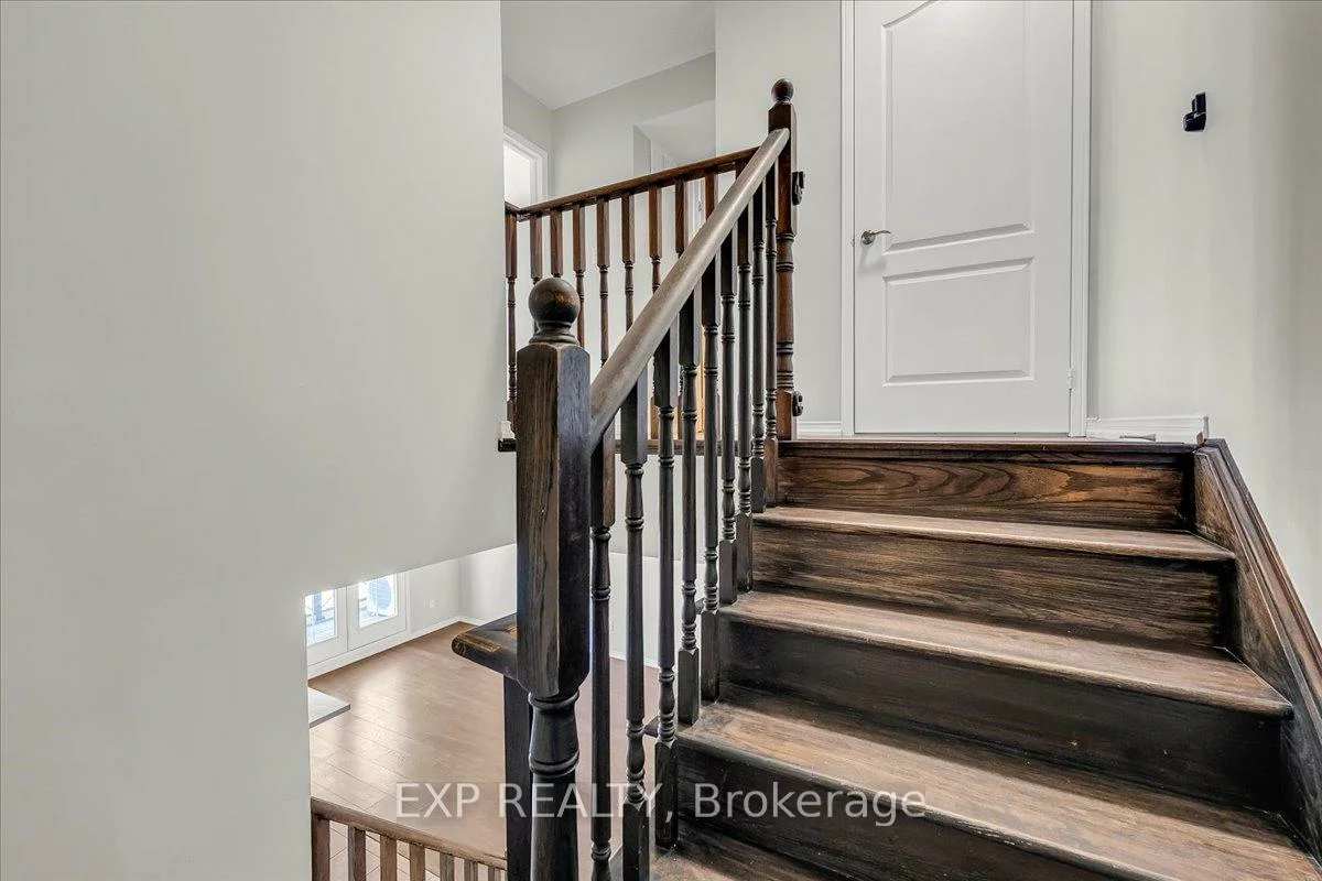 2557, Sixth, 1015 - RO River Oaks, Oakville