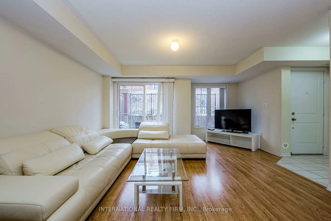 2488, Post, 1015 - RO River Oaks, Oakville