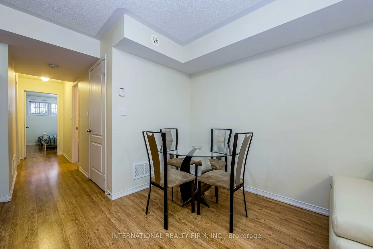2488, Post, 1015 - RO River Oaks, Oakville
