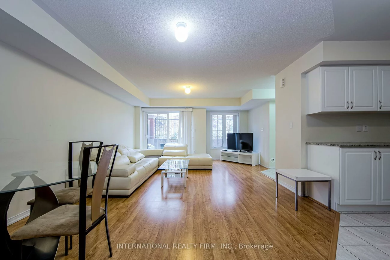 2488, Post, 1015 - RO River Oaks, Oakville