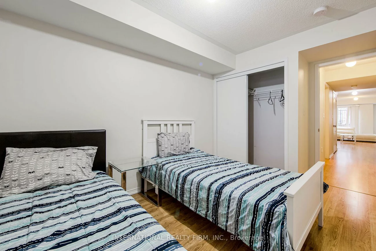 2488, Post, 1015 - RO River Oaks, Oakville