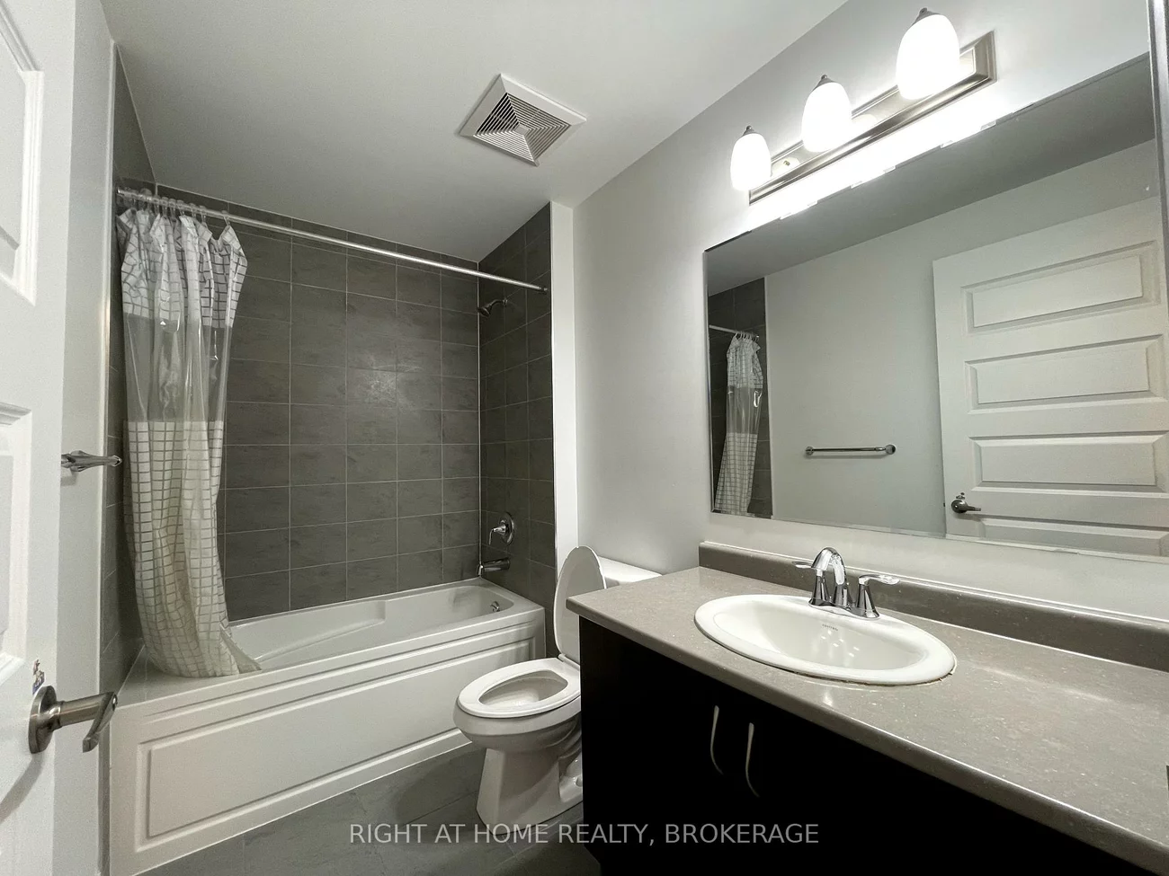 95, Dundas, 1008 - GO Glenorchy, Oakville
