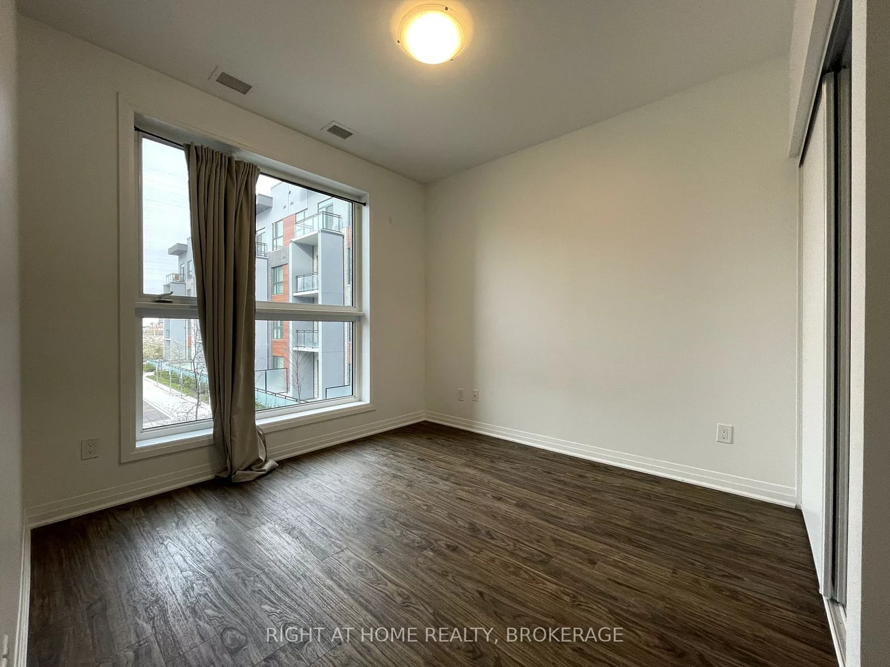 95, Dundas, 1008 - GO Glenorchy, Oakville