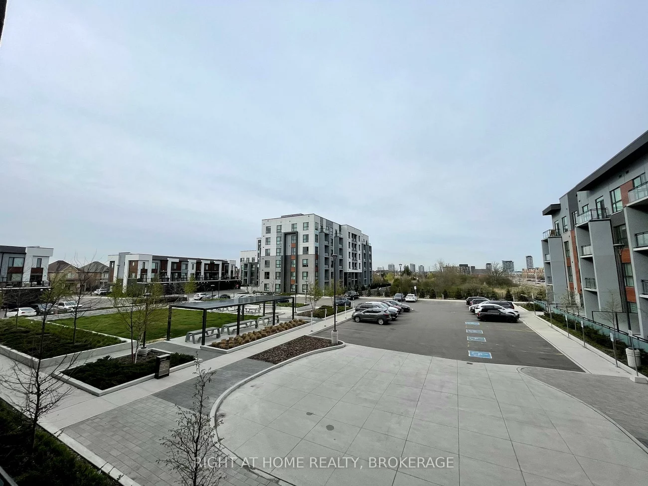95, Dundas, 1008 - GO Glenorchy, Oakville