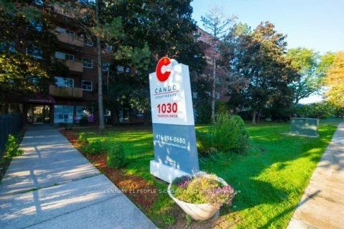 1030, Pearson, 1003 - CP College Park, Oakville