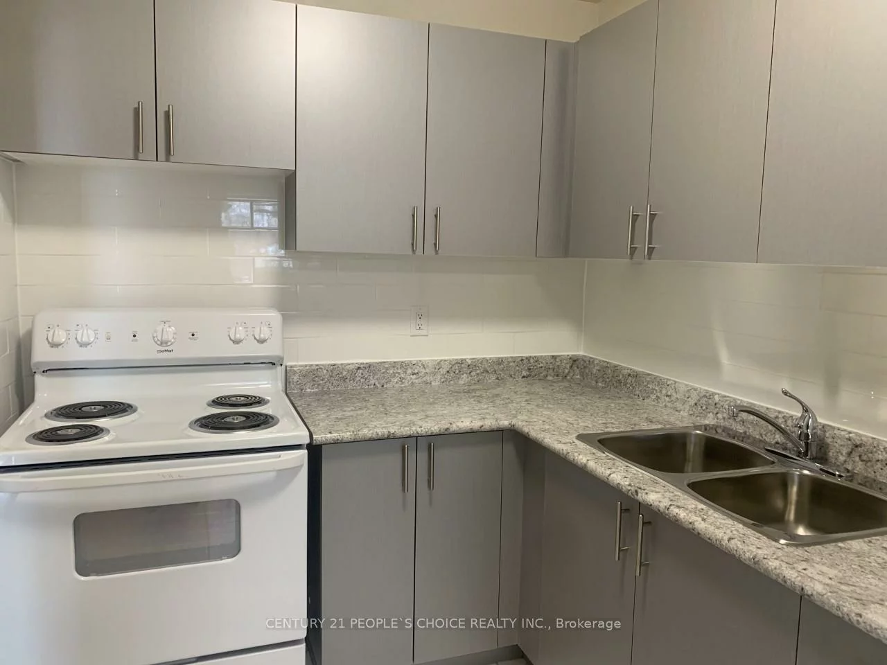 1030, Pearson, 1003 - CP College Park, Oakville