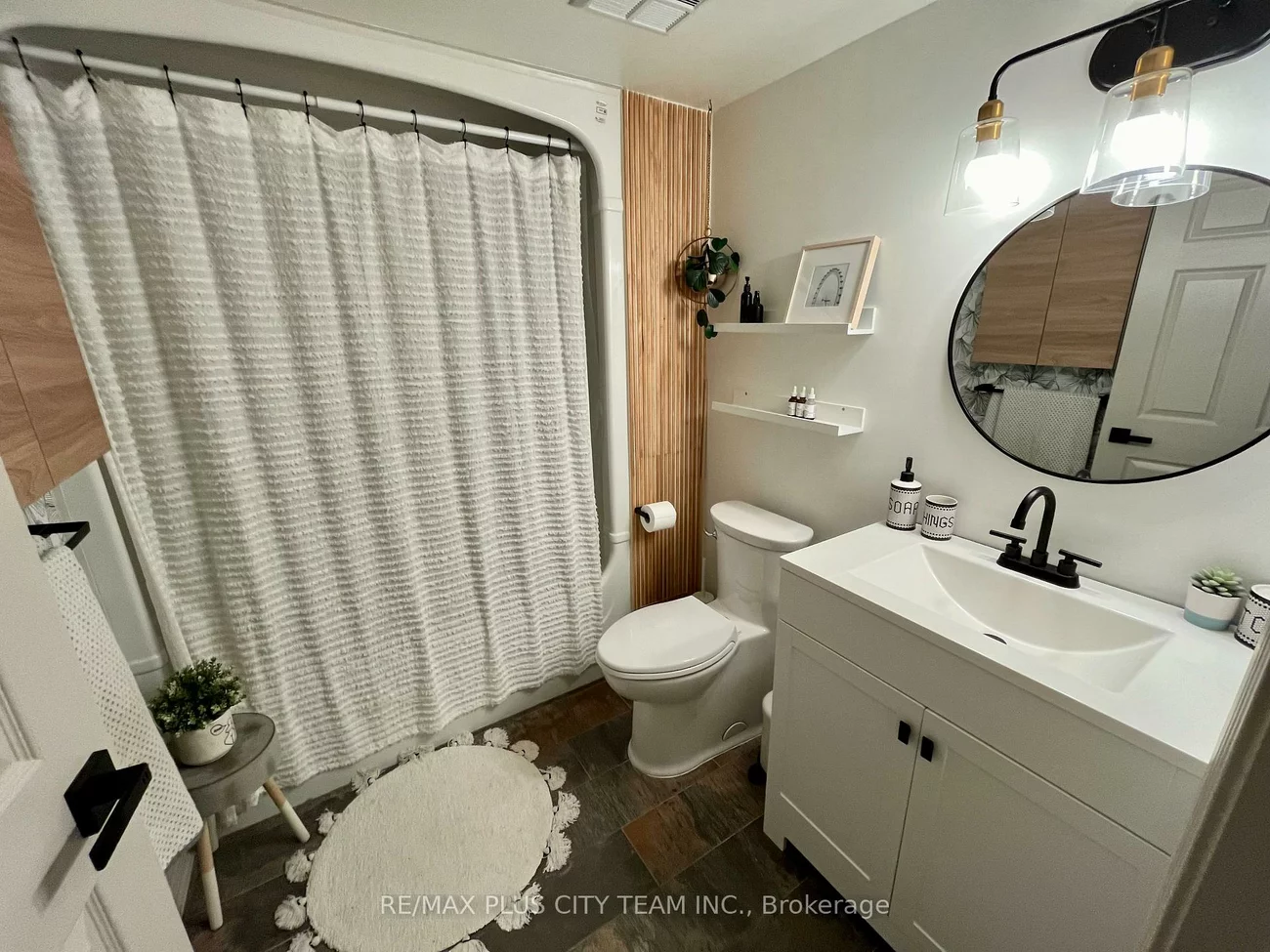 1460, Bishops, 1007 - GA Glen Abbey, Oakville