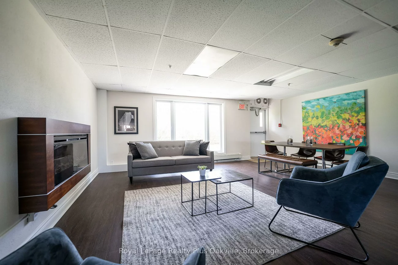 212, Kerr, 1002 - CO Central, Oakville