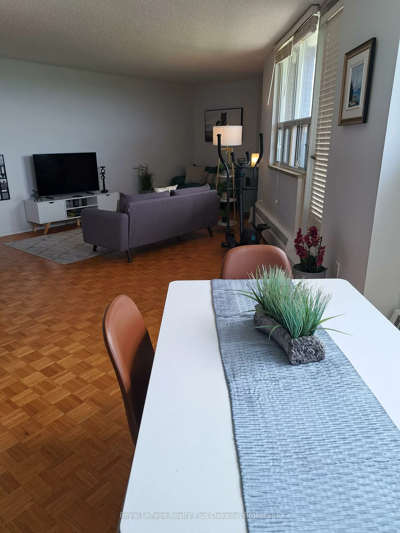 212, Kerr, 1002 - CO Central, Oakville