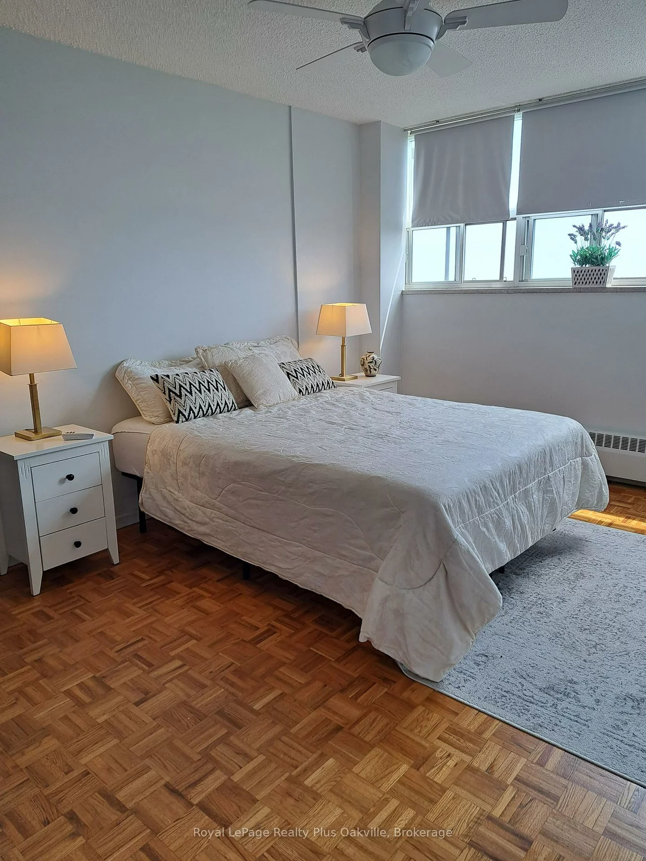 212, Kerr, 1002 - CO Central, Oakville