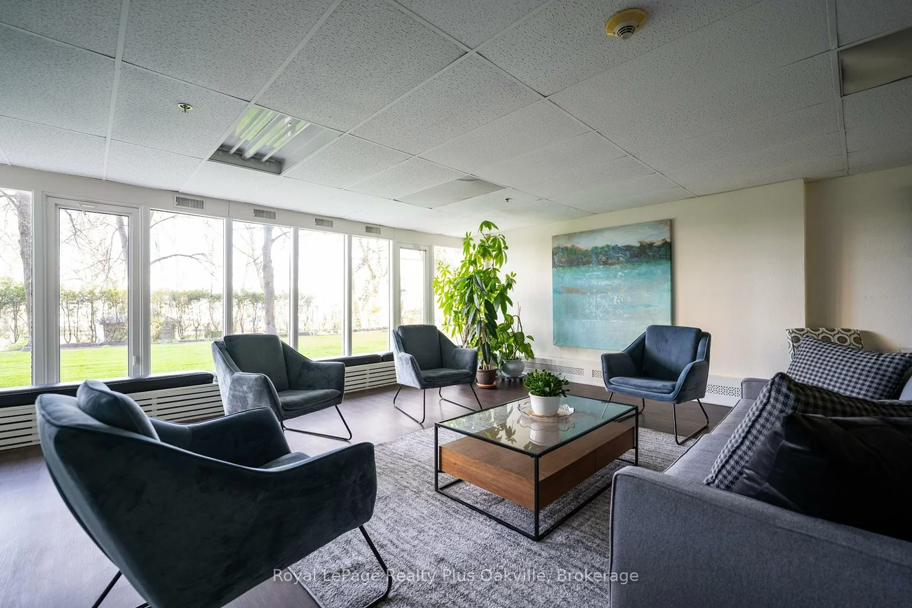 212, Kerr, 1002 - CO Central, Oakville