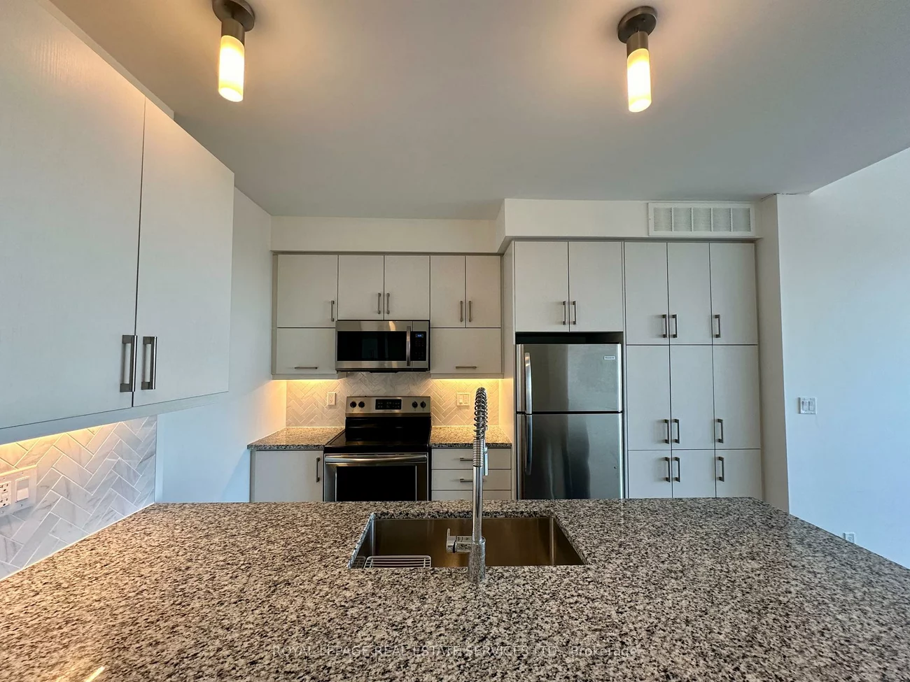 3028, Creekshore, 1008 - GO Glenorchy, Oakville