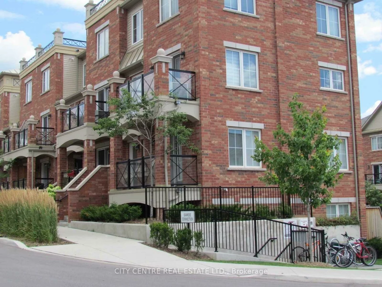 2484, Post, 1015 - RO River Oaks, Oakville