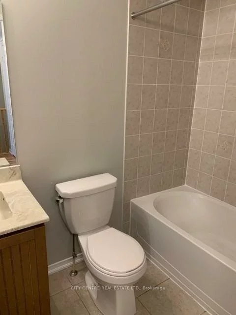 2484, Post, 1015 - RO River Oaks, Oakville