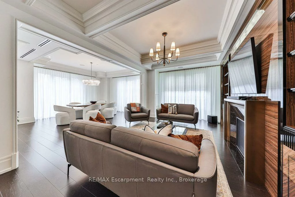 300, Randall, 1013 - OO Old Oakville, Oakville