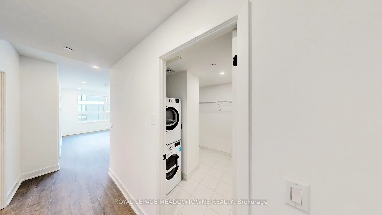 2481, Tauton, 1015 - RO River Oaks, Oakville