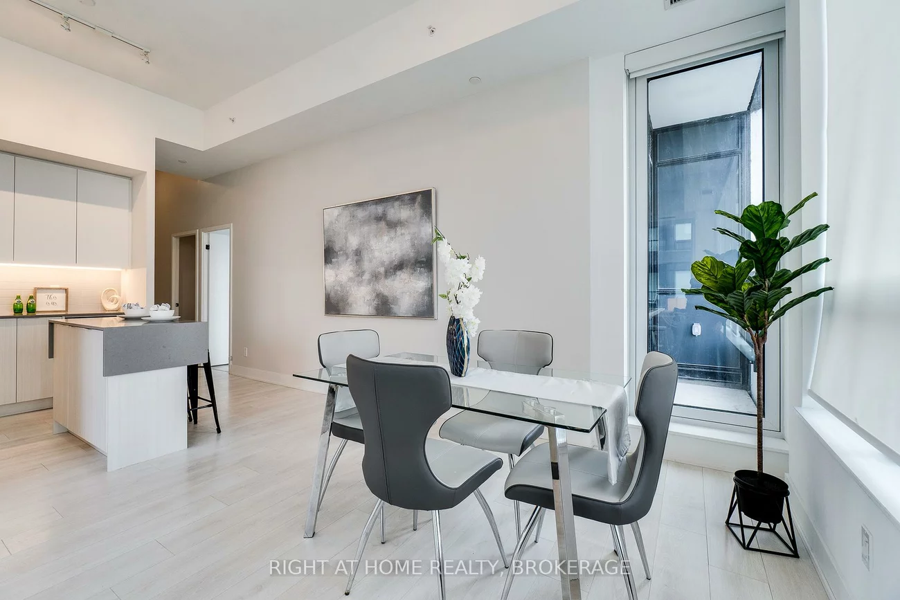 2485, Taunton, 1015 - RO River Oaks, Oakville
