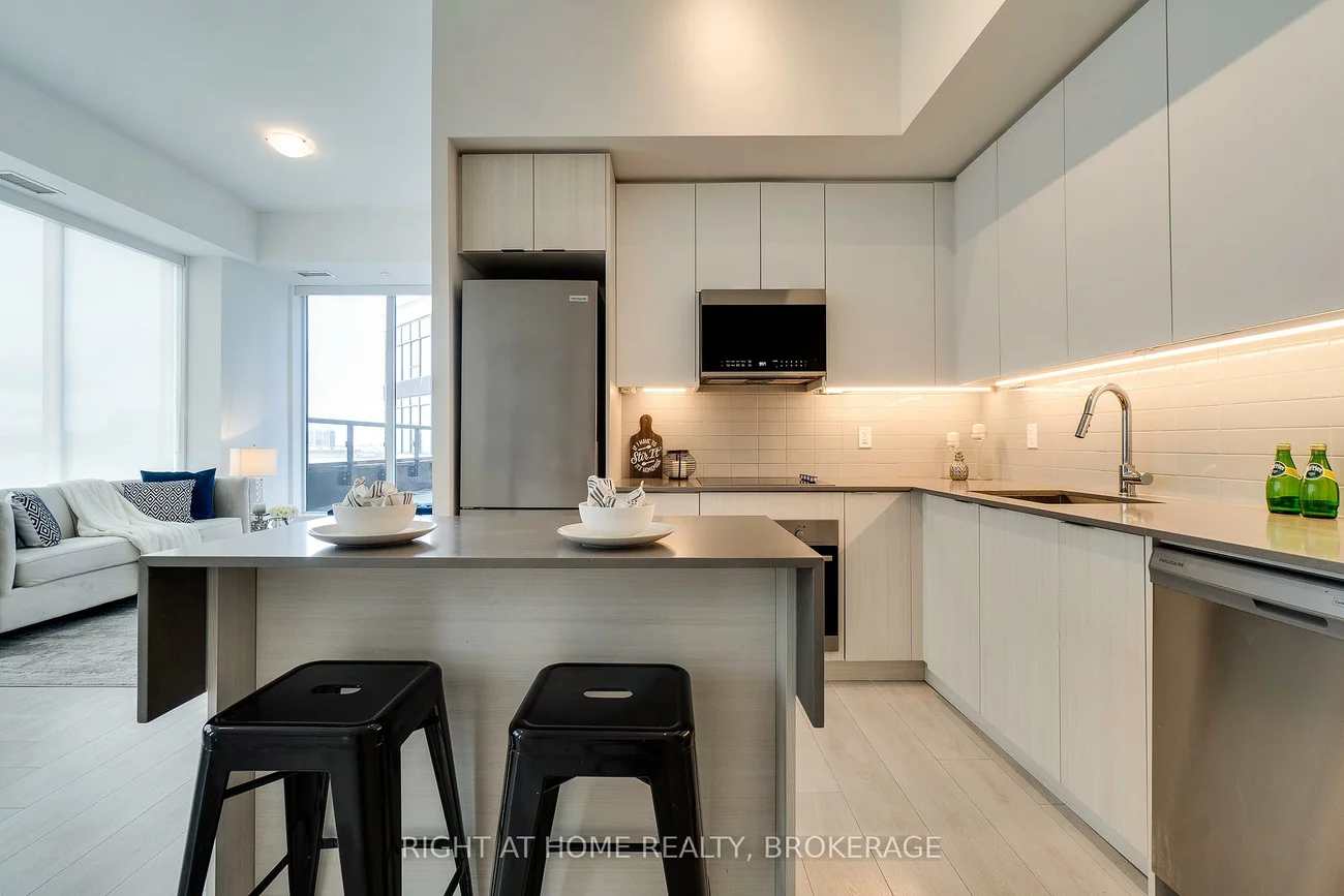2485, Taunton, 1015 - RO River Oaks, Oakville