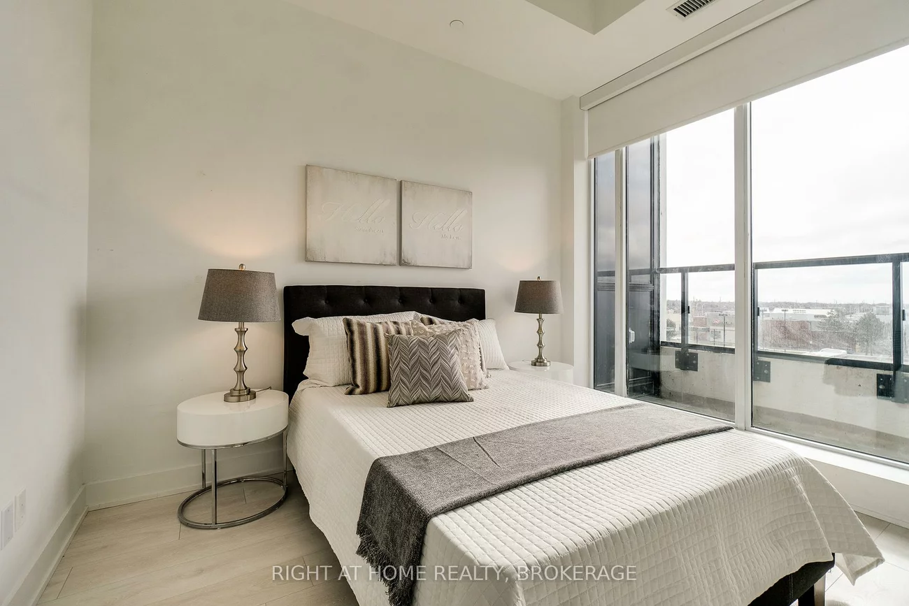 2485, Taunton, 1015 - RO River Oaks, Oakville