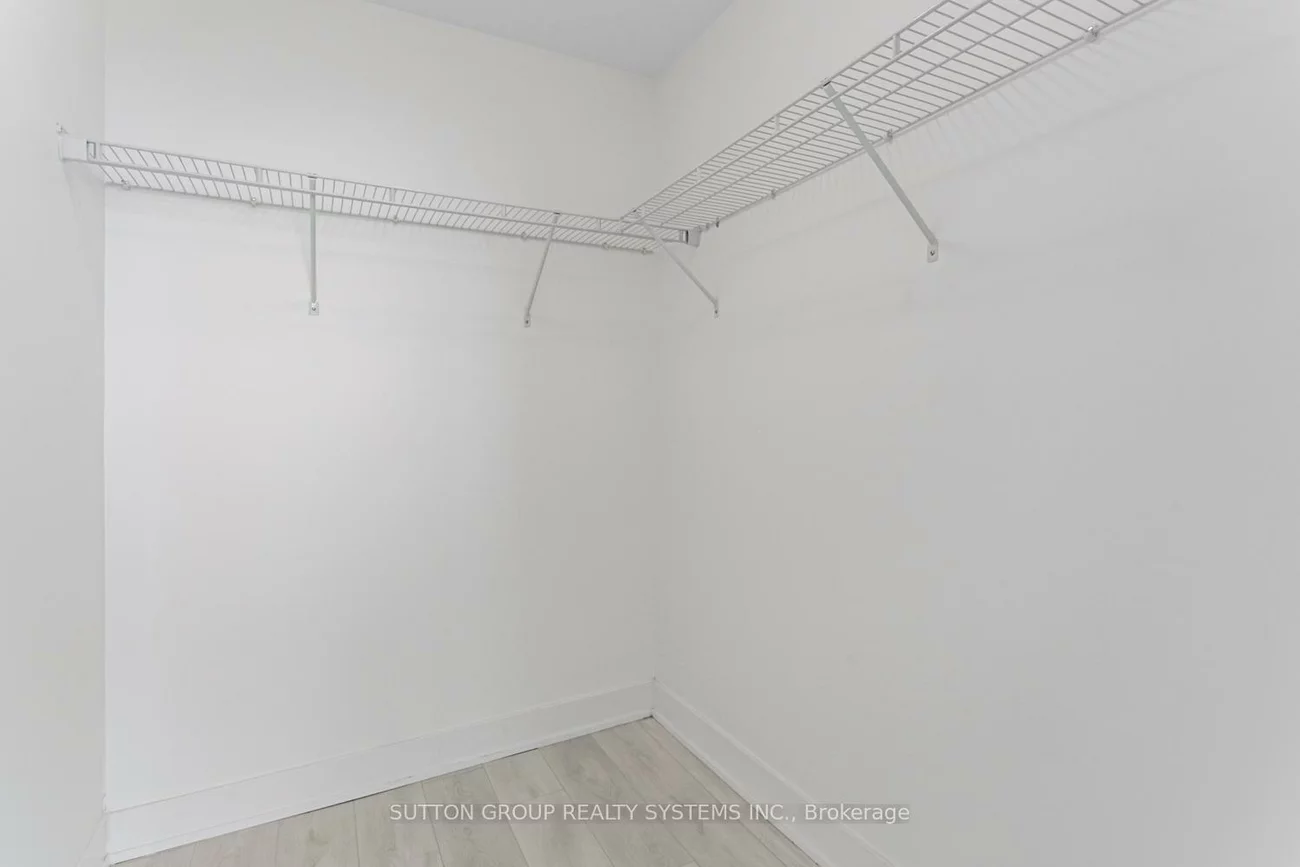 297, OAK WALK, 1015 - RO River Oaks, Oakville