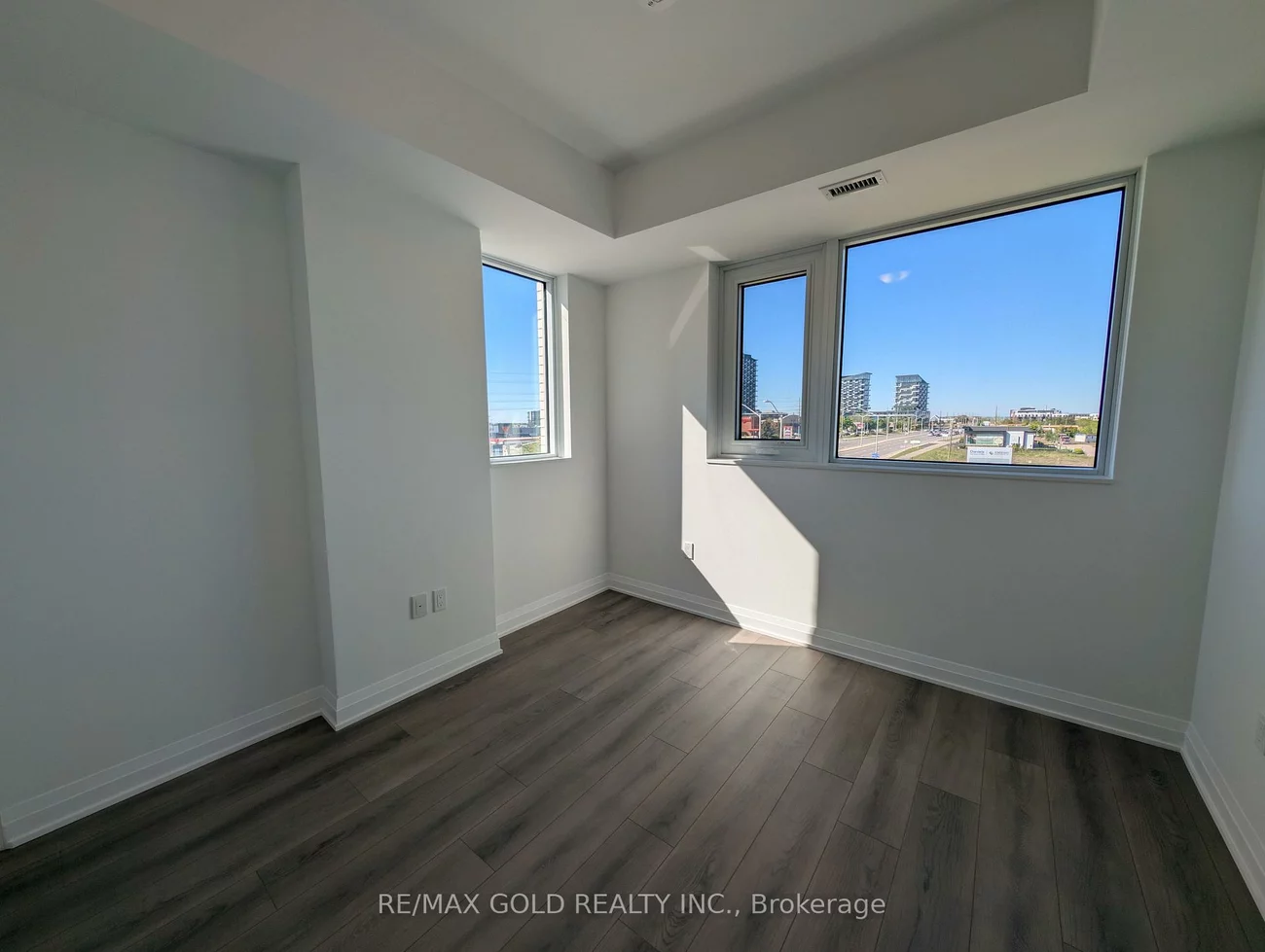 412, Silver Maple, 1010 - JM Joshua Meadows, Oakville