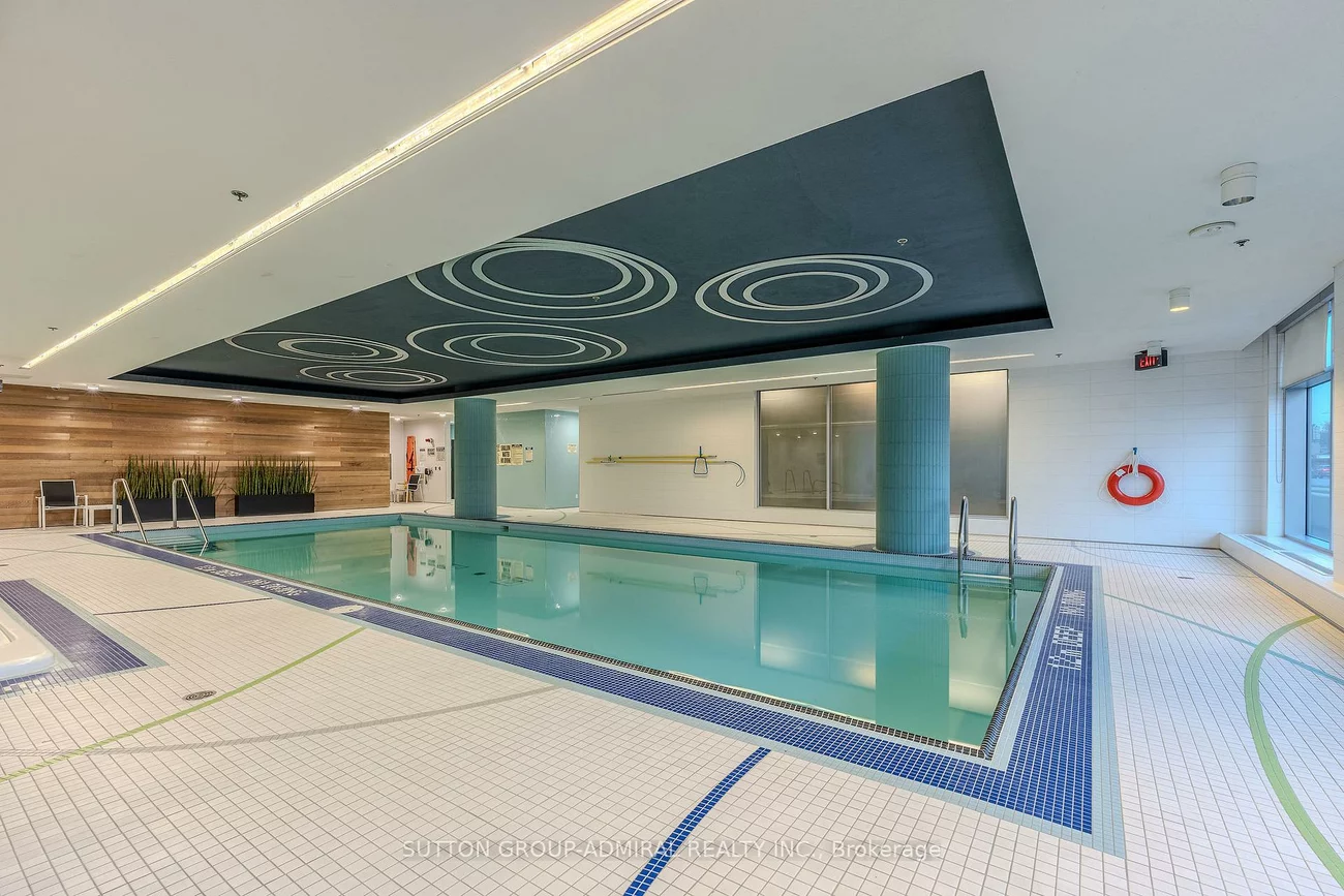 55, Speers, 1014 - QE Queen Elizabeth, Oakville
