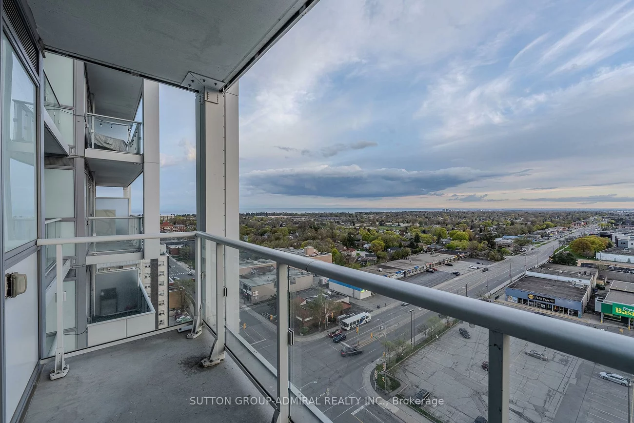 55, Speers, 1014 - QE Queen Elizabeth, Oakville