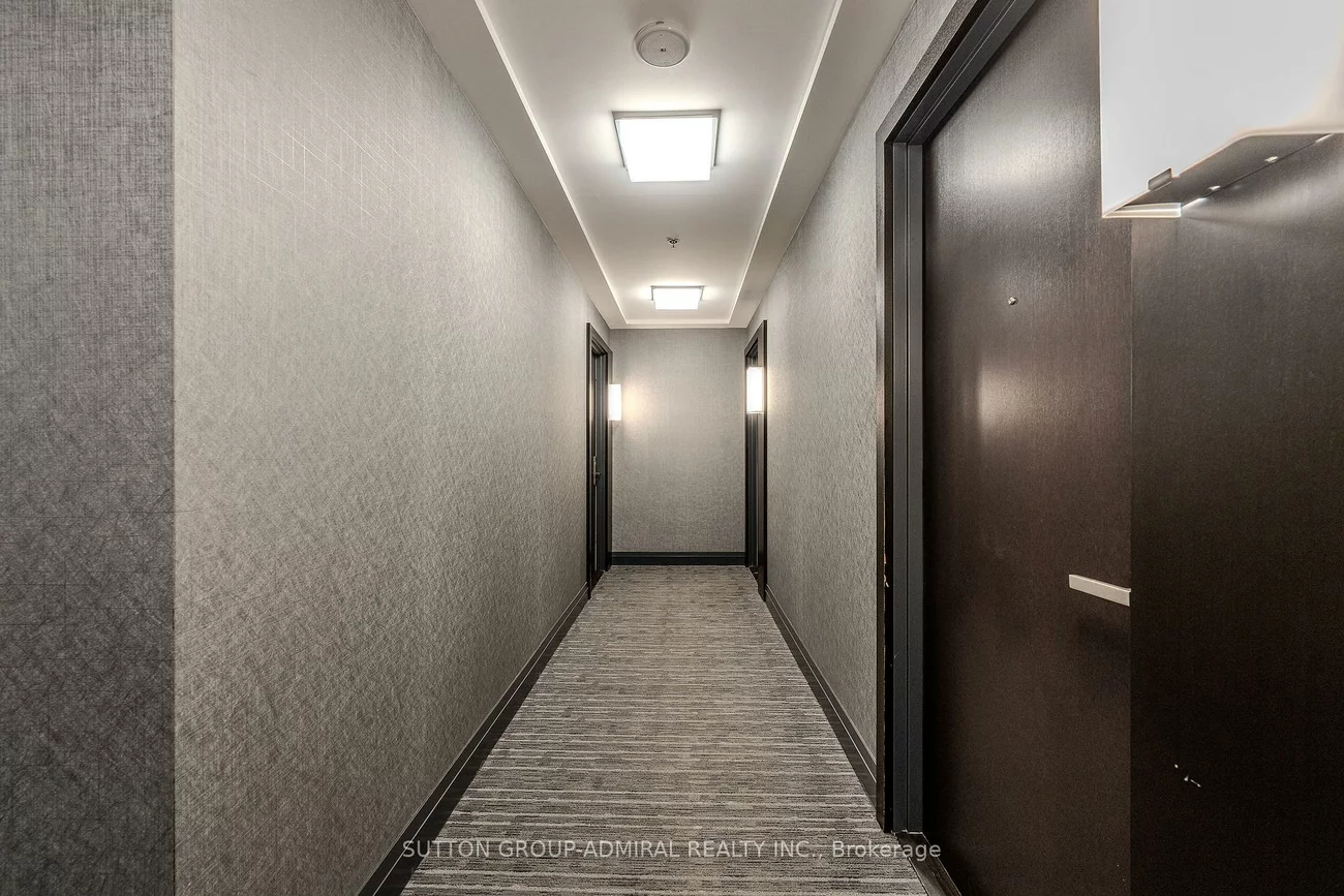 55, Speers, 1014 - QE Queen Elizabeth, Oakville