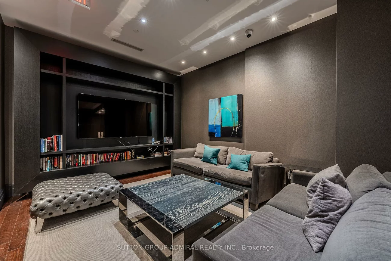 55, Speers, 1014 - QE Queen Elizabeth, Oakville