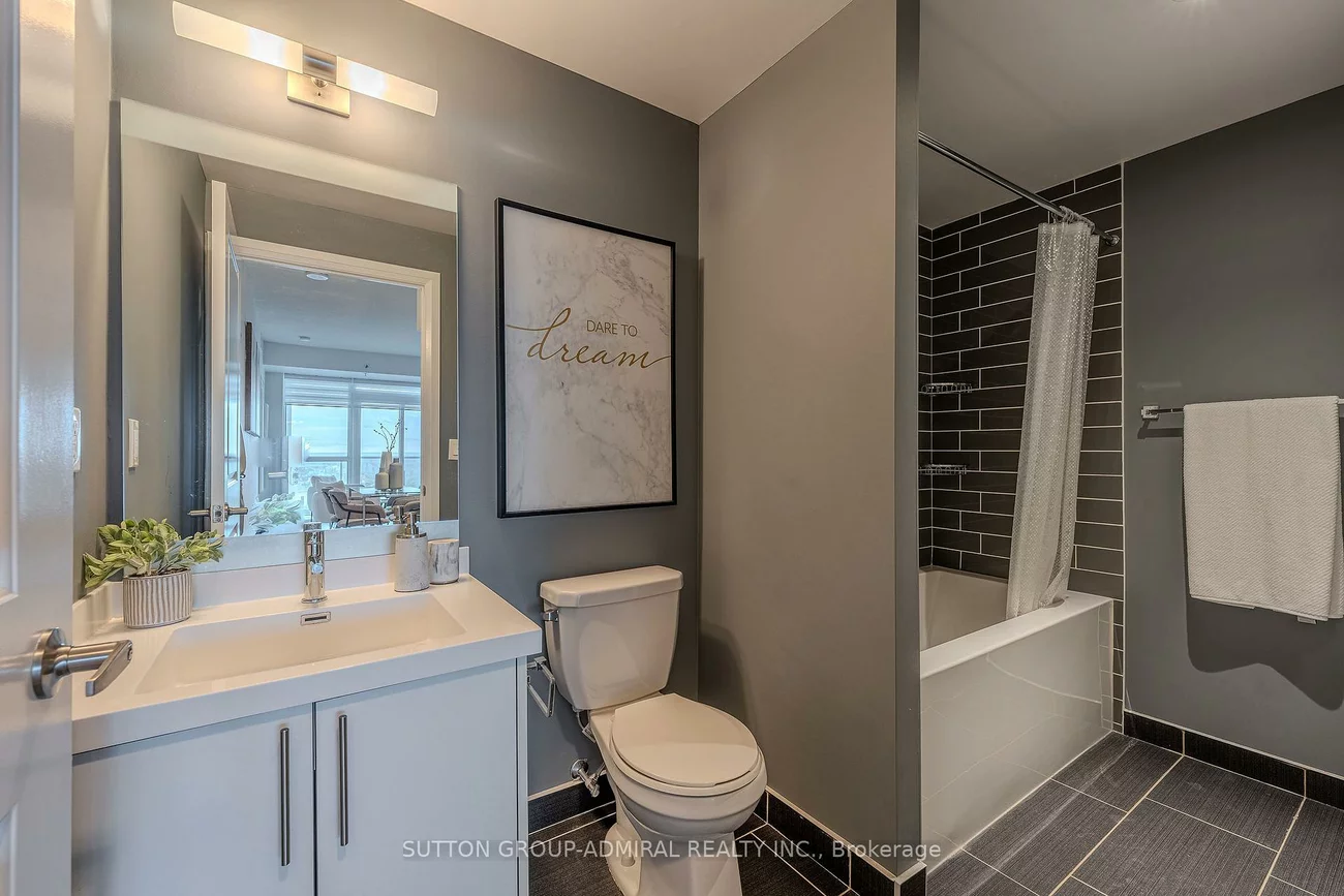 55, Speers, 1014 - QE Queen Elizabeth, Oakville